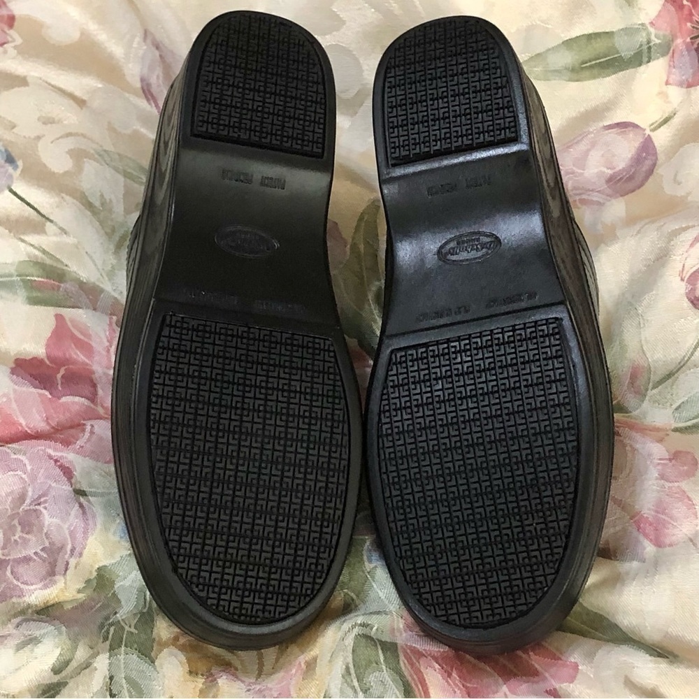 Dr. Scholl's Women’s Black Leather Dynamo Work Slip Resistant Clogs 8.5W - Picture 8 of 10